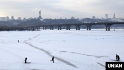 Річка Дніпро у Києві, ілюстративне фото 