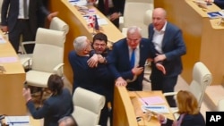  Сблъсъци в грузинския парламент 