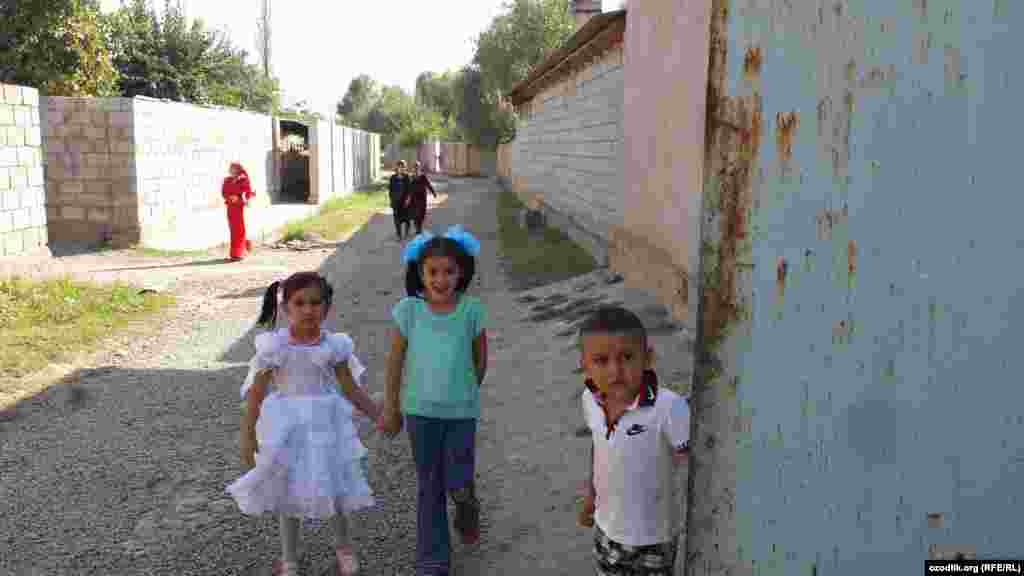 Душанбе яқинидаги Ваҳдат тумани Мулладавлат қишлоғи