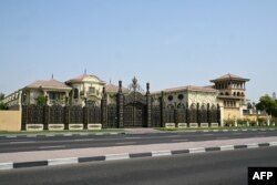 Një villë në Dubai. Pasanikët në Dubai po inkurajohen që mos të blejnë një banesë, por një ndërtesë të tërë.