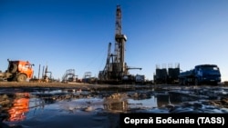 Скважина на месторождении нефтяного промысла "Роснефти" 