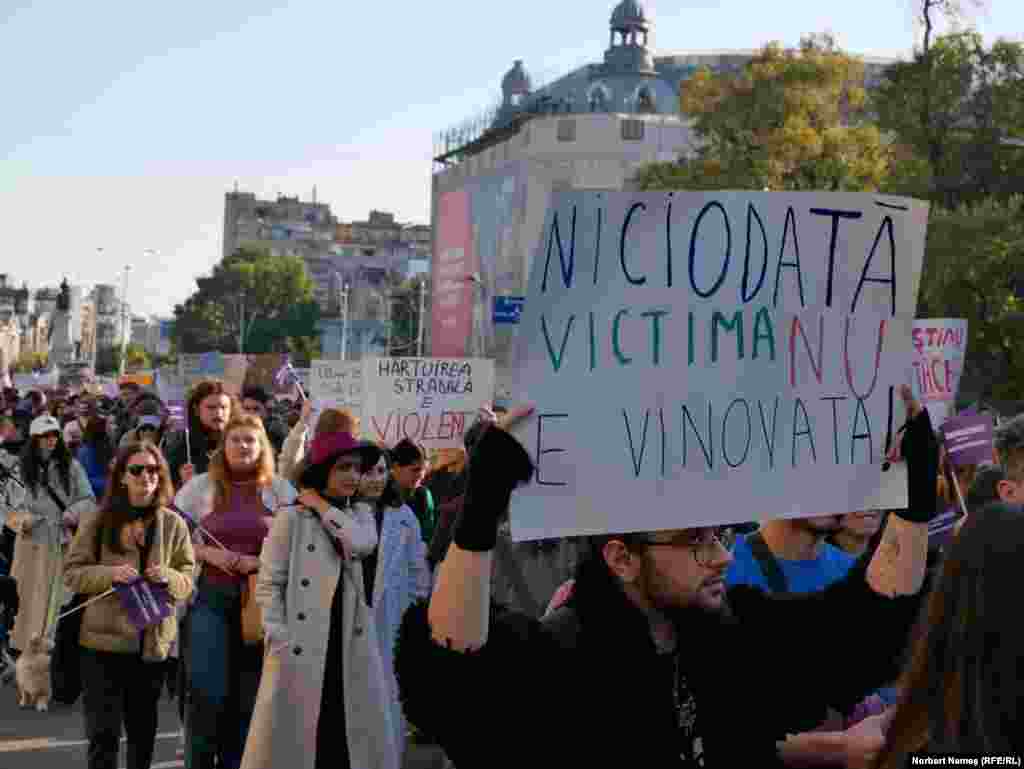 Prima ediție a Marșului a avut loc în 2014, iar de la an la an, numărul participanților a crescut. Organizatorii, Rețeaua pentru prevenirea și combaterea violenței domestice (VIF), spun că ediția din 2024 a strâns cei mai mulți participanți.&nbsp;