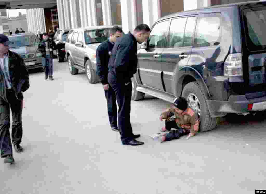 Böyük bankın kiçik rəqibi #9