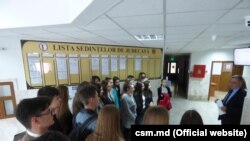 De Ziua Mondială a Educației: în R. Moldova „școala e părăsită, e un balast al societății”