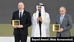 İlham Əliyev və Nikol Paşinyan Əbu-Dabidə "Zayed İnsan Qardaşlığı Mükafatı"nın təqdimolunma mərasimində.