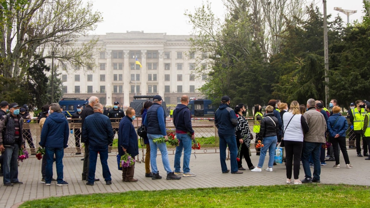 В годовщину трагедии 2 мая в Одессе у входа на Куликово поле произошла  стычка