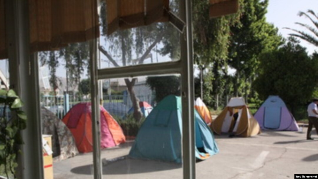 کارگران کارخانجات مخابرات راه دور ایران حداقل برای پنج سال است که در پی دریافت بدهی‌های معوقه خود هستند