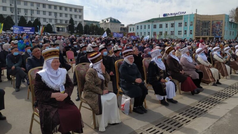 Мырзакматов “Ата Журт-Кыргызстан” партиясын административдик ресурс колдонууда деп сындады