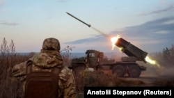 За даними штабу, на Покровському напрямку російські підрозділи 49 разів намагалися прорвати українську оборону у районах 15 населених пунктів. п’яти локаціях бої тривають досі