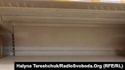 За даними Мінагрополітики, удари РФ по продовольчих складах змушують бізнес адаптувати систему постачання продовольства, але в України є достатні запаси продовольства