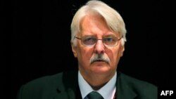 Польша сыртқы істер министрлігінің өкілі Витольд Ващжуковски.