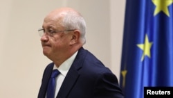 Речниця уряду Даніела Круду повідомила пресі, що Мунтяну не робитиме жодних подальших «заяв та коментарів», окрім опублікованого оголошення