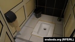 Адсутнасьць унітаза эўрапейцаў бянтэжыць