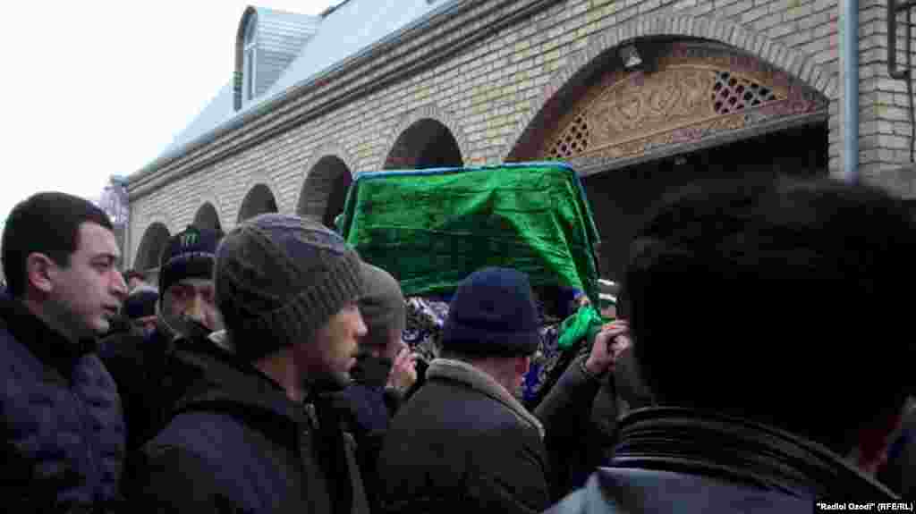 Tajikistan -- Funeral Faiziniso Vohidova, tajik famous human rights defender, Bobojon Ghafurov district, 4Jan2019