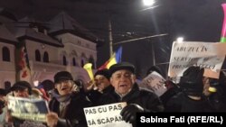 „Pas cu pas, să scăpăm de sas!” - așa-numitele proteste inspirate de PSD, de la Cotroceni