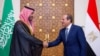 عبدالفتاح سیسی، رئیس‌جمهور مصر در دیدار با محمد بن سلمان، ولیعهد عربستان