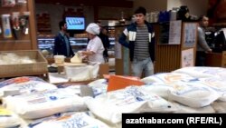 Продуктовый отдел в супермаркете "Камил", Ашхабад