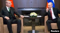 Түркия президенті Режеп Ердоған мен Ресей президенті Владимир Путин. Сочи, 3 мамыр 2017 жыл. 