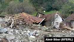 Uništene kuće u selu Zlate kod Jablanice, 4. 10. 2024.