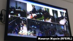 Ақтөбедегі мұнай ұрлығына қатысты сот отырысы көрсетіліп жатқан монитордан скриншот. Ақтөбе, 16 ақпан 2018 жыл.,