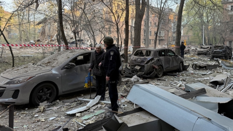 Сили РФ вдруге вдарили по будинку в Дніпрі: одна людина загинула, семеро поранених – ОВА