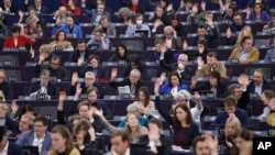 Az Európai Parlament szavaz Strasbourgban. Fotó: AP