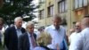 შვეციის საგარეო საქმეთა მინისტრი კარლ ბილდტი (მარჯვნივ) და ევროკავშირის სამეთვალყურეო მისიის ხელმძღვანელი ჰანსიორგ ჰაბერი ზუგდიდში, 17 ივლისს