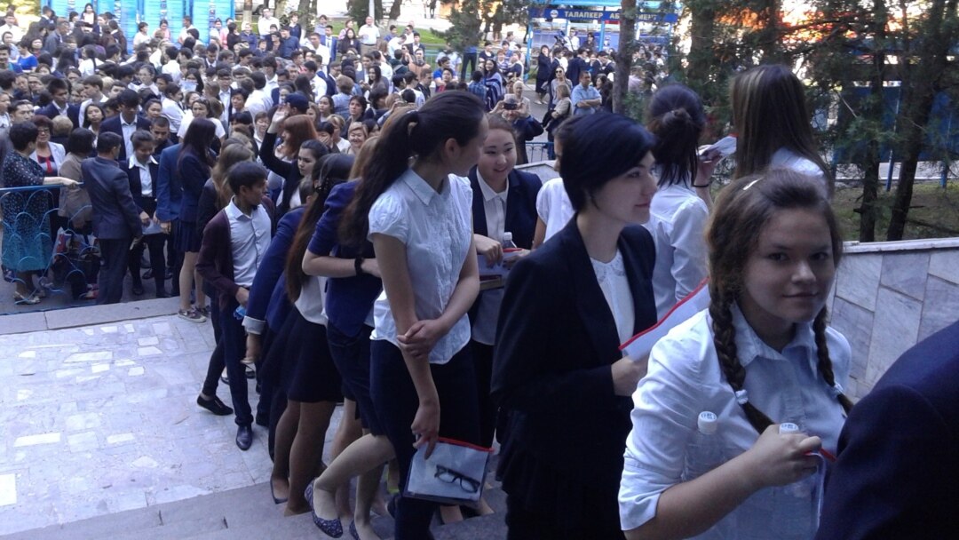 Корольдік отбасының порносы Ылғал трусикалардың порно фотосуреттерін қараңыз