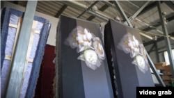 Картонные гробы производства цеха крымского крематория в Симферопольском районе