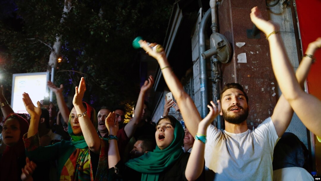 PHOTO GALLERY: Tehran Residents Celebrate Nuclear Deal