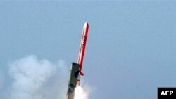 خبرگزاری ها از آزمایش چند موشک کوتاه برد توسط کره شمالی خبر داده اند.
عکس از (afp)