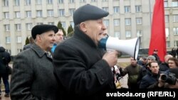 Мікалай Салянік падчас мітынгу ў Горадні 15 сакавіка