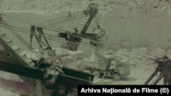 Utilaje de construcții pe șantierul Canalului, perioada 1970-1980.