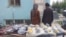 تصویر آرشیف: دو تن از افرادی که به اتهام قاچاق مواد مخدر بازداشت شده اند. 
