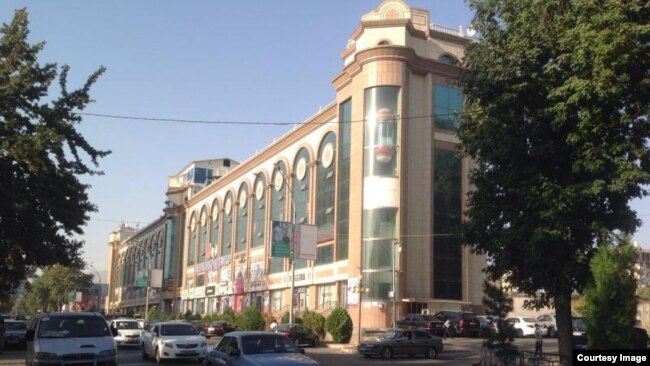 ТЦ "Пойтахт" в Душанбе