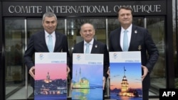 Члены турецкой делегации подают заявку на проведение Олимпийских игр-2020. Лозанна, 7 января 2013 года. 