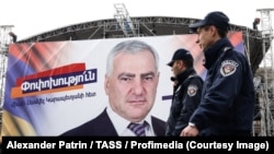 Armenia - Police officers are seen ahead of a rally staged by Samvel Karapetian's Strong Armenia party in Yerevan, April 11, 2026.