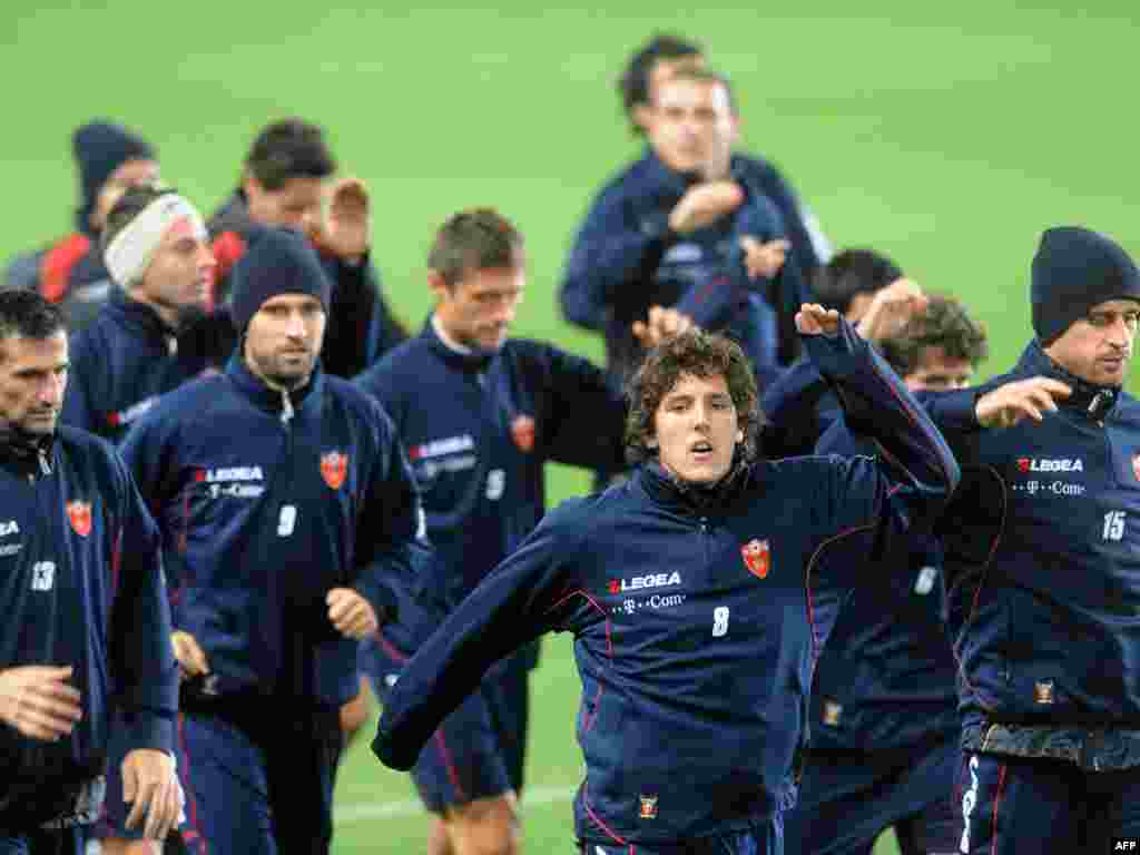 Trening crnogorske nogometne reprezentacije, Prag, 10.11.2011. Foto:AFP / Michal Čižek 