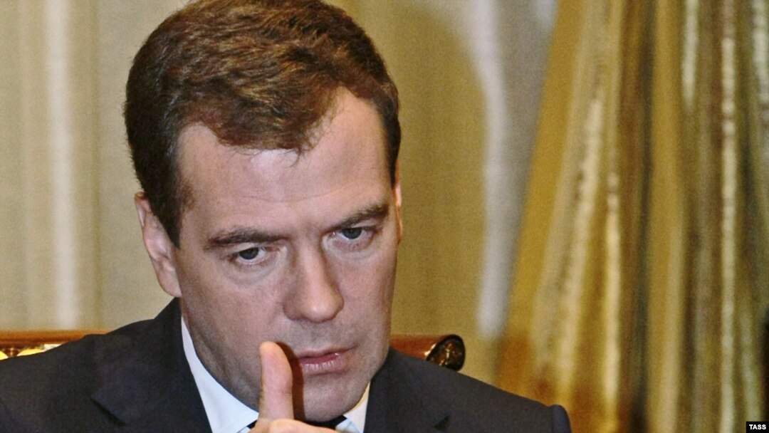 Во Францию Дмитрий Медведев отправляется с репутацией реформатора.