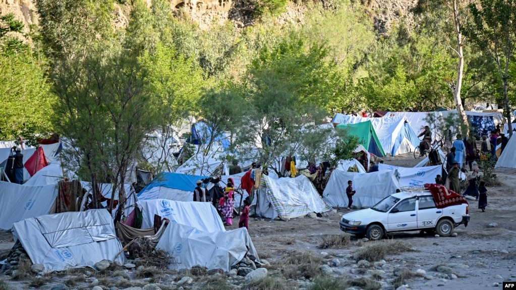 د کونړ مروره ولسوالۍ کې د بې ځایه شویو خیمې