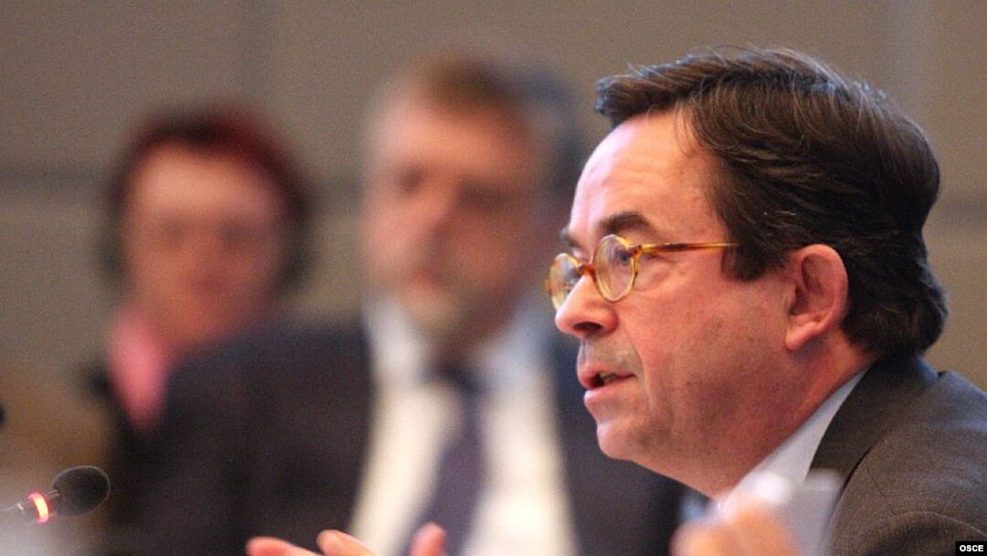 Onam bilan yotoqxonada porno komiks