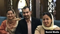 Three Iranian Baha'is, sentenced to prison. 