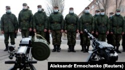 Noi recruți ai forțelor armate separatiste se antrenează la Donețk, 16 aprilie 2021