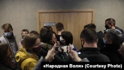 Suđenje bjeloruskim novinarkama Katsjarjni Andreevoj i Darii Čultsovoj, Minsk, 9. februar, 2021.