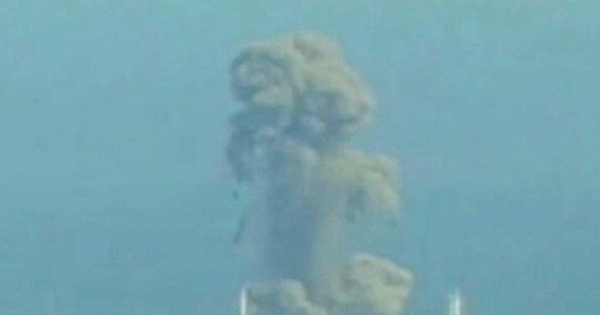 Нудистік қалпақшалар Түрлі позадағы жалаңаш қыздардың тұсқағаздары