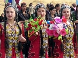 Turkmenistan: Moscow Designer Eyes Turkmen Fashion, As Locals Vie With ...
