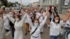 Minskdə qadınlar saxlananların azad olunmasını tələb edirlər