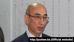Депутат мажилиса парламента Карибай Мусырман.