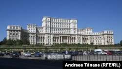 Imagine generică cu clădirea Parlamentului