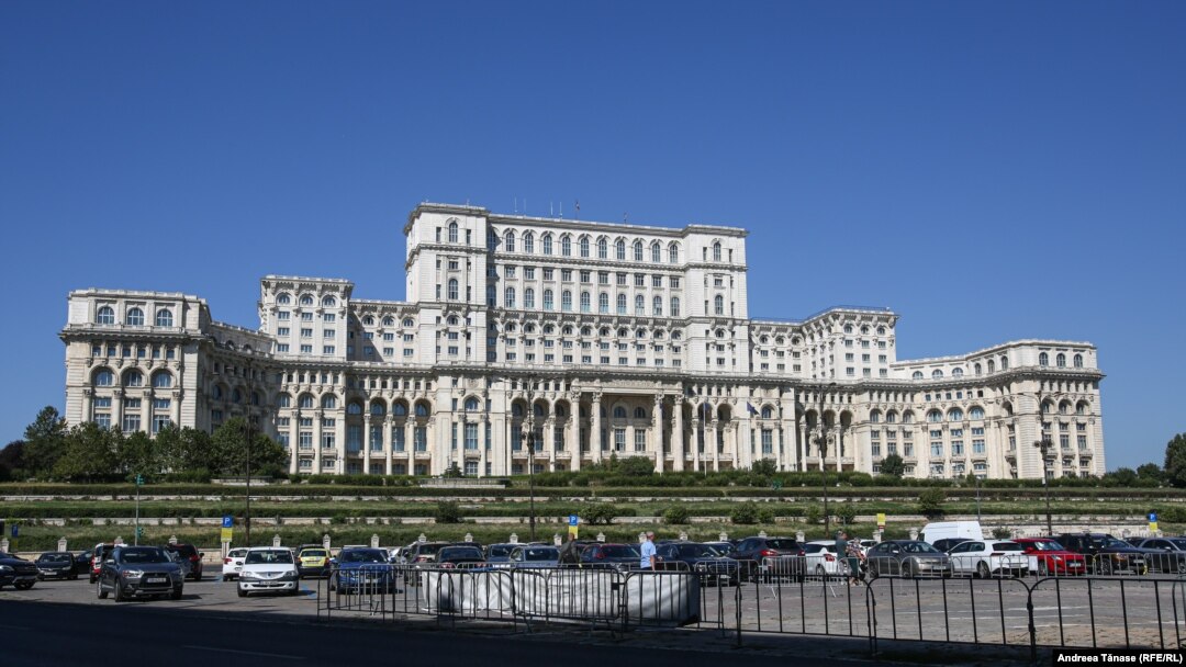 Noile restricții introduse în București sunt valabile peste incidența de 2 la mia de locuitori. Dacă rata infecțiilor va trece de 3 la mie, regulile se vor schimba. Palatul Parlamentului- imagine generică
